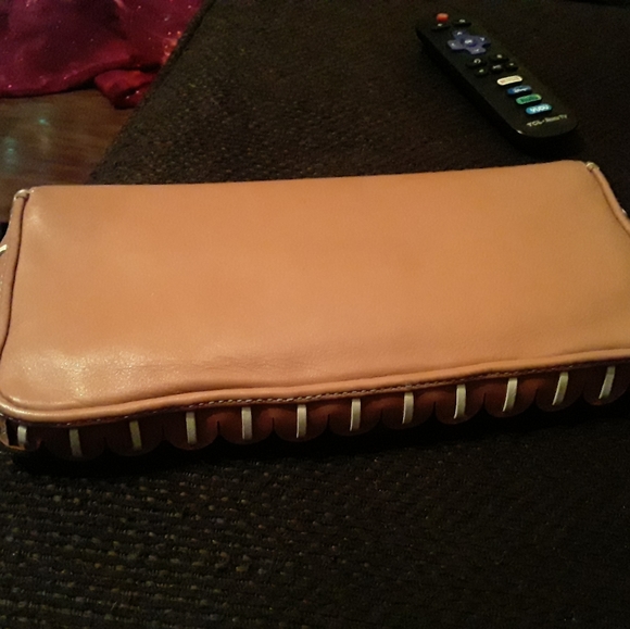 Tory burch clutch.  Brown leather. Only used a couple of times. - Picture 2 of 7